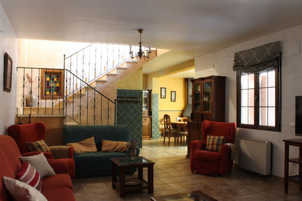 Los Laureles 2 Urda Екстериор снимка