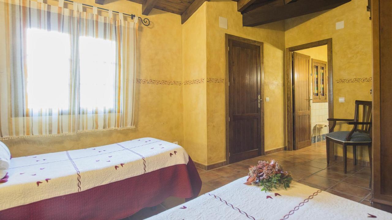 Los Laureles 2 Urda Екстериор снимка