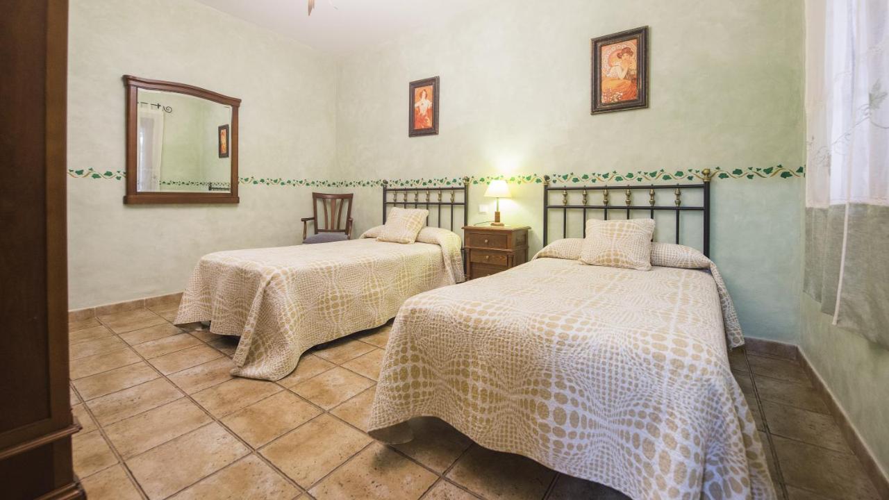Los Laureles 2 Urda Екстериор снимка