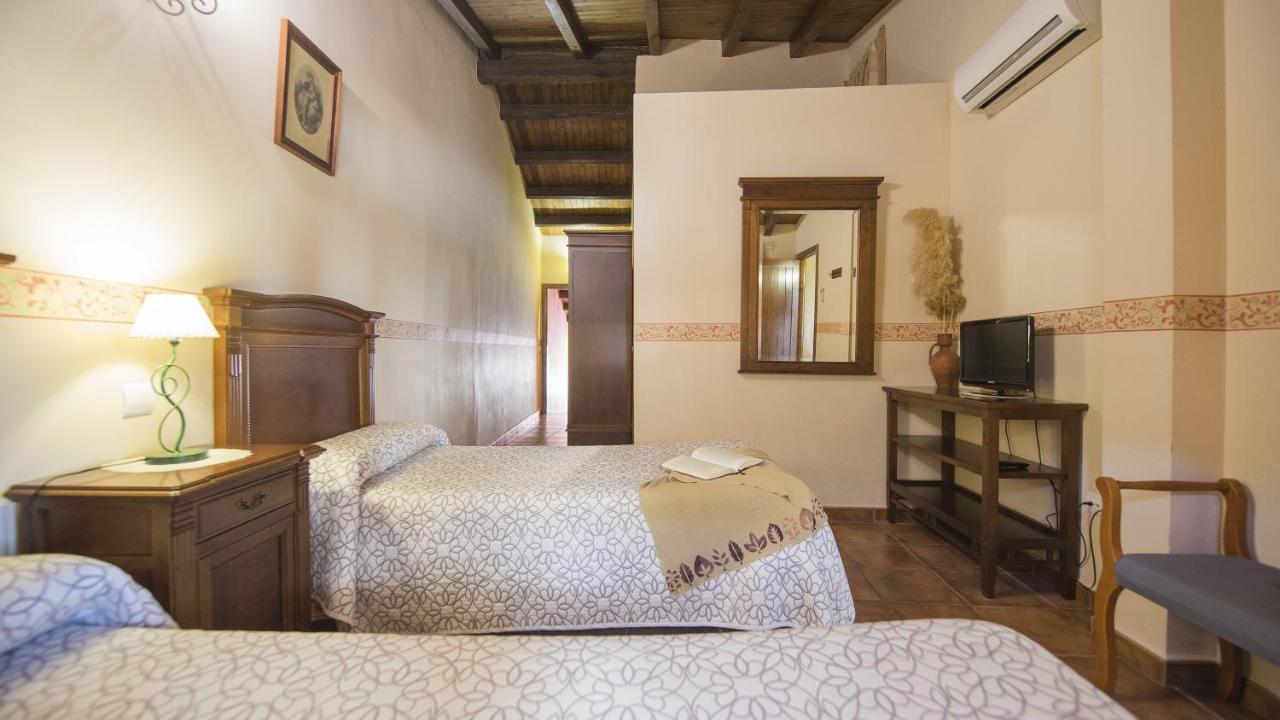 Los Laureles 2 Urda Екстериор снимка